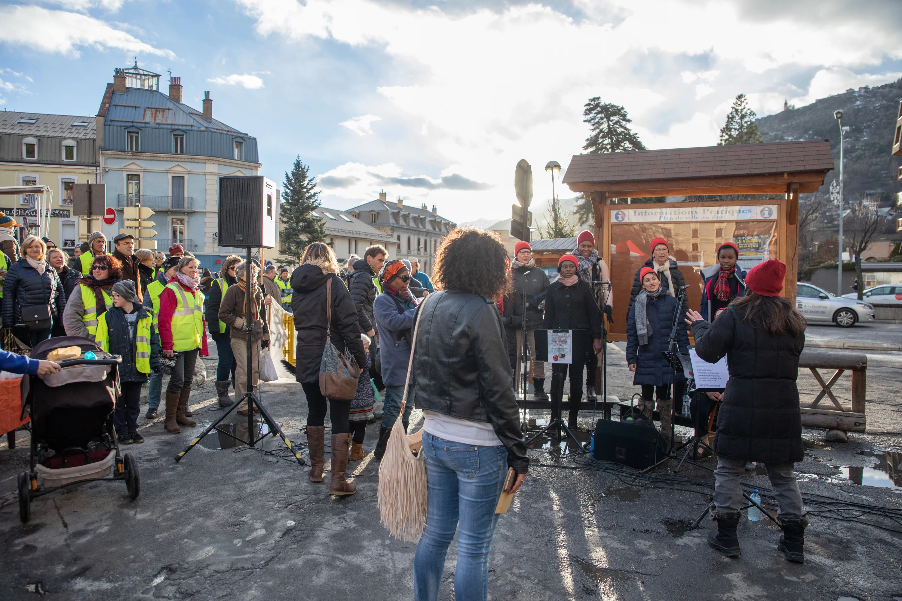 gilet jaunes et chorle de noel